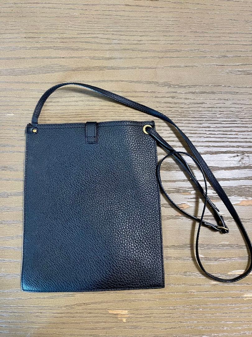 Felisi フェリージ レザー サコッシュ 黒