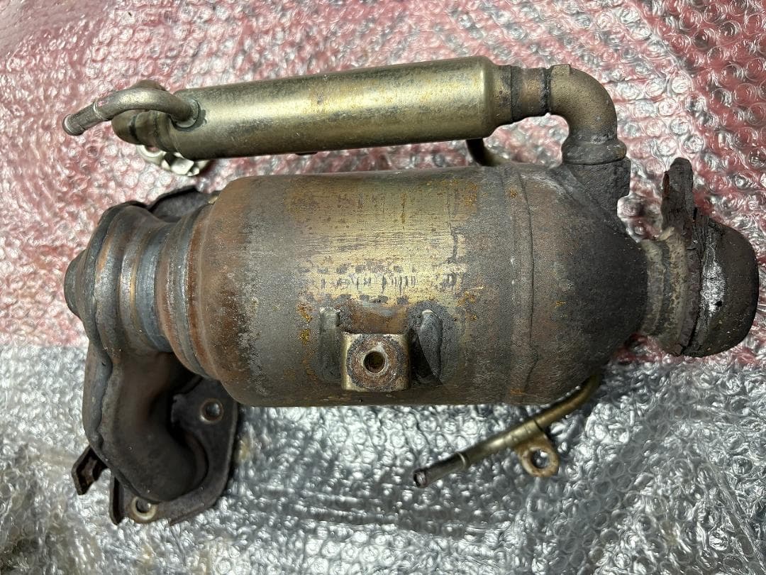 触媒　ダイハツ　6角　タント　LA600S　　素材用　レアメタル