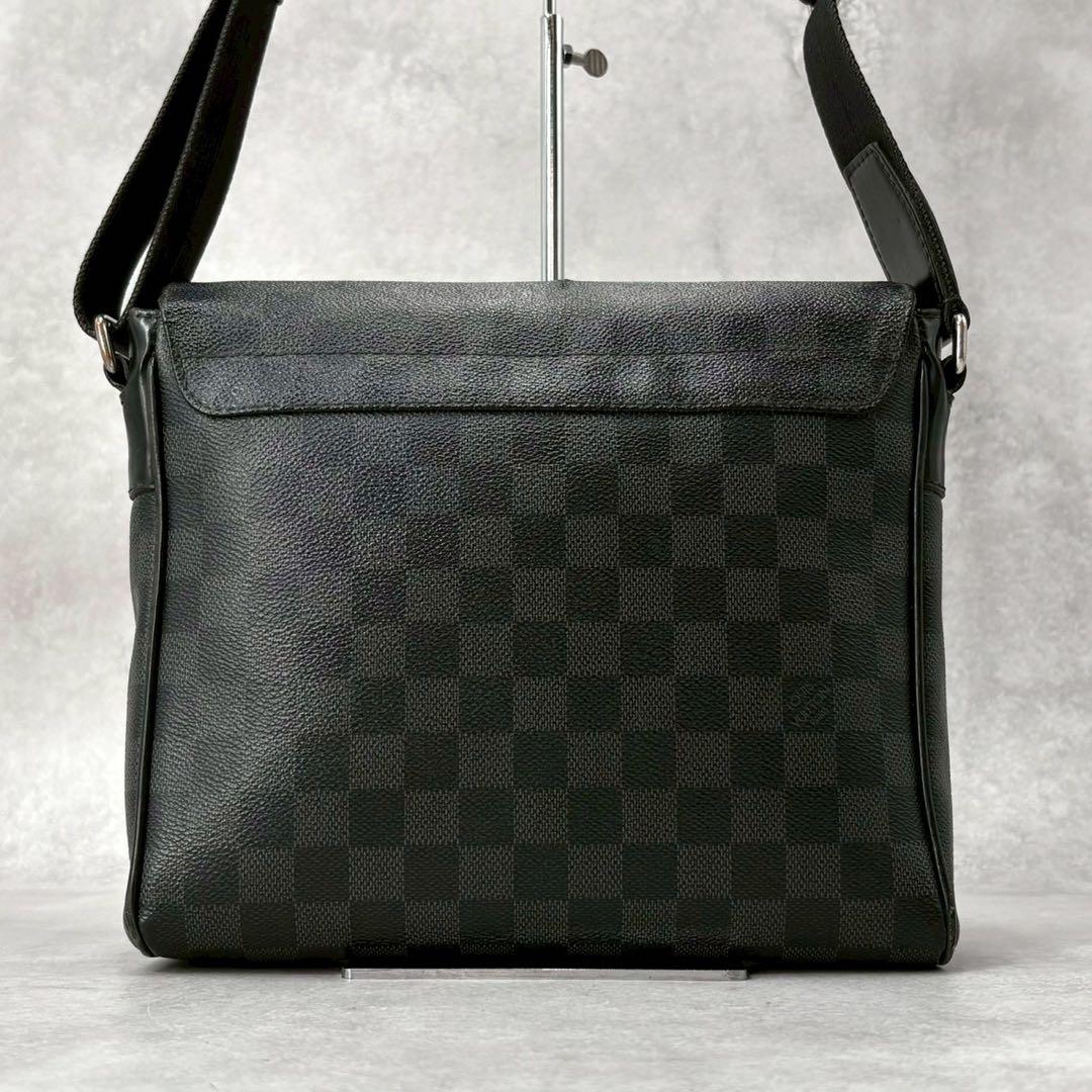 LOUIS VUITTON ダミエ グラフィット　ショルダーバッグ