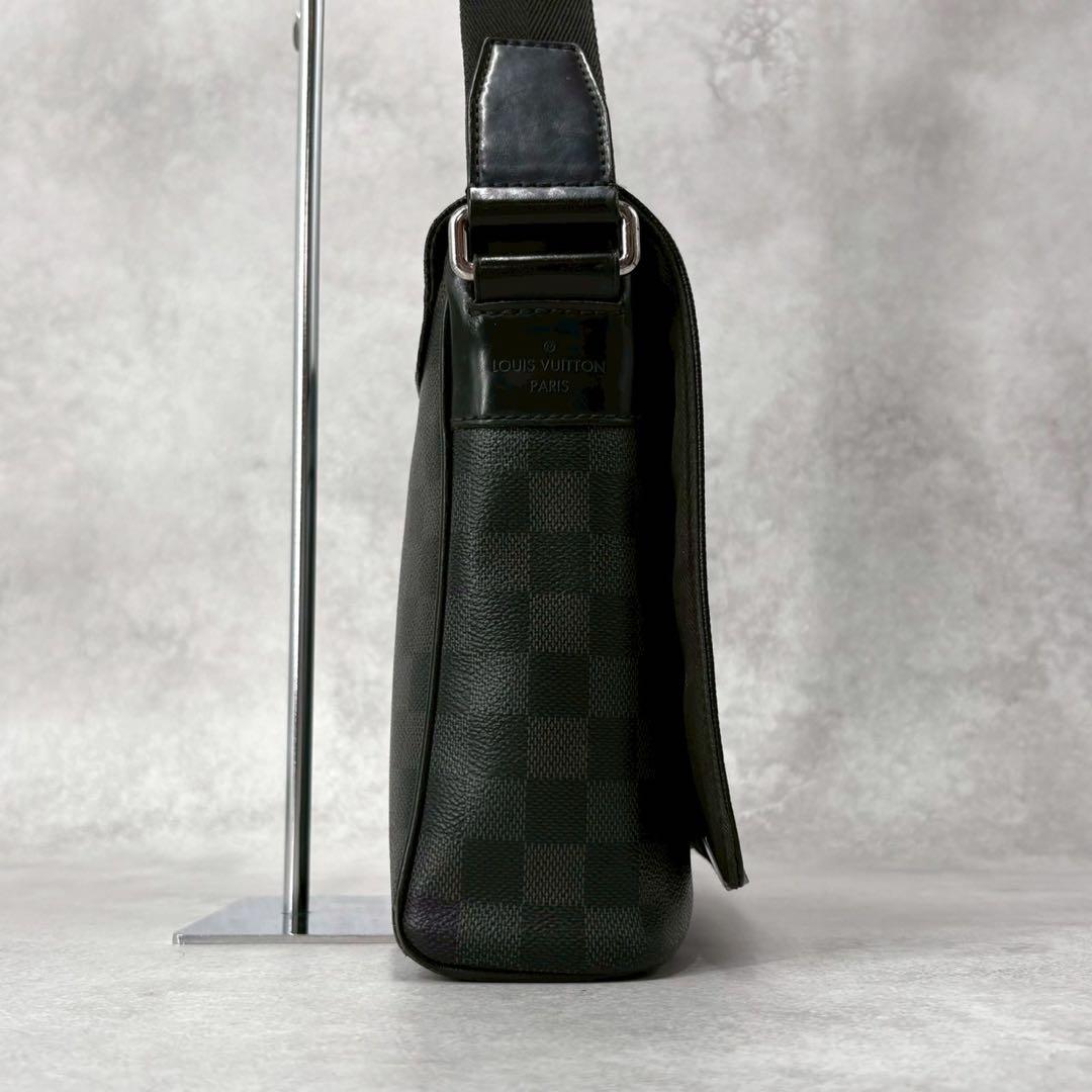 LOUIS VUITTON ダミエ グラフィット　ショルダーバッグ