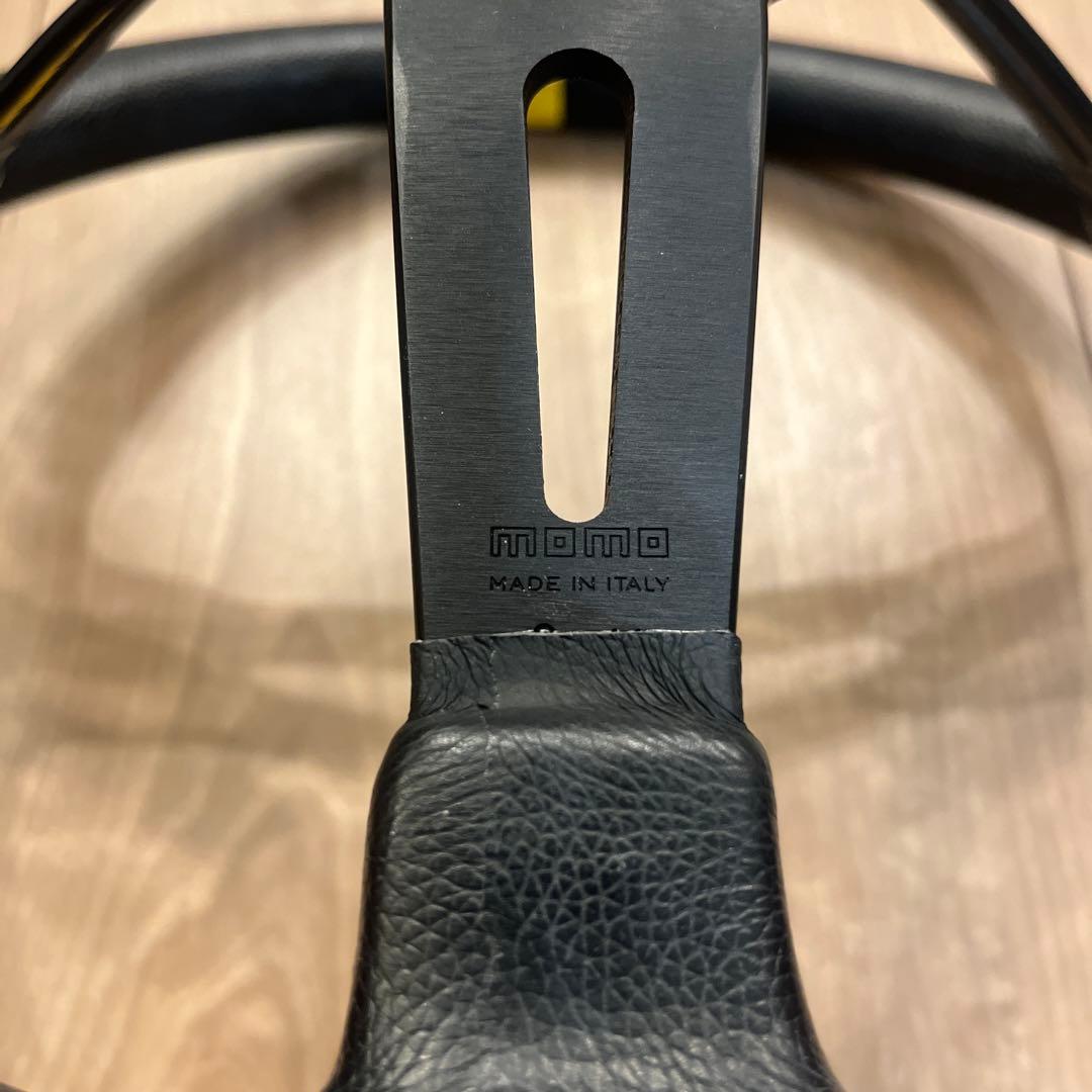 MOMO ステアリング MOD.08 ブラックレザー