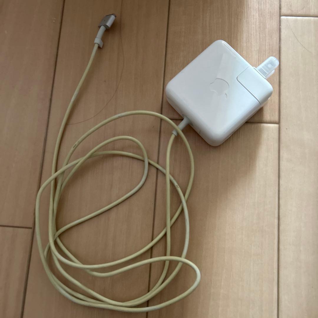 【美品】Apple MacBook Air 2017 シルバー13インチ