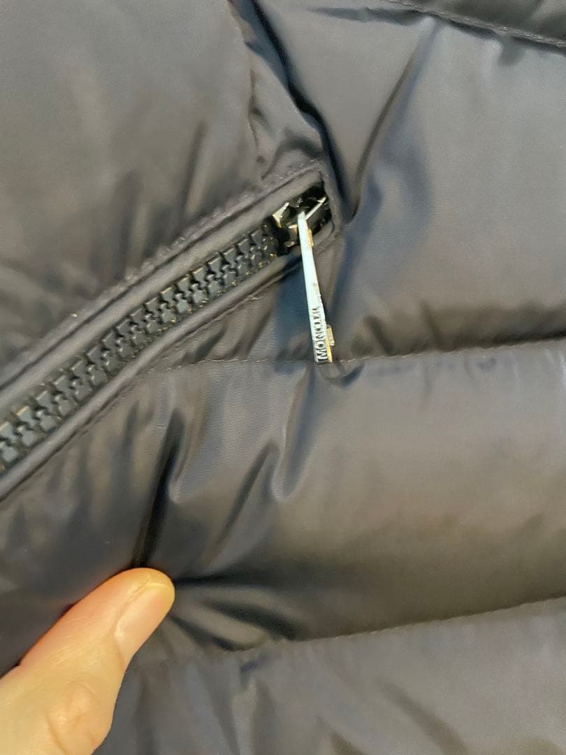 ぴ*き様 モンクレール　ネイビー フード付き ダウンジャケット