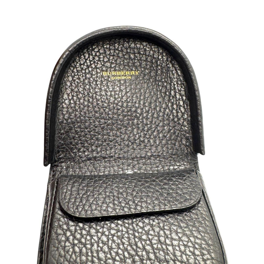未使用 バーバリー エンボスチェック レザー ケース やユニセックス