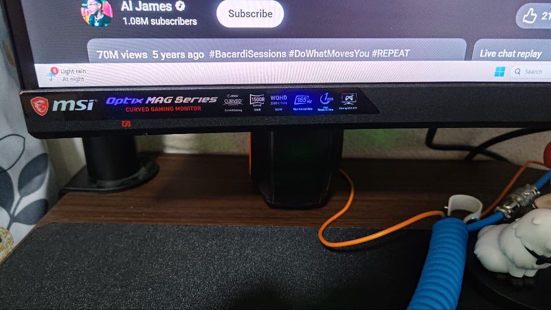 MSI Optix MAG272CQR 27インチカーブドモニター