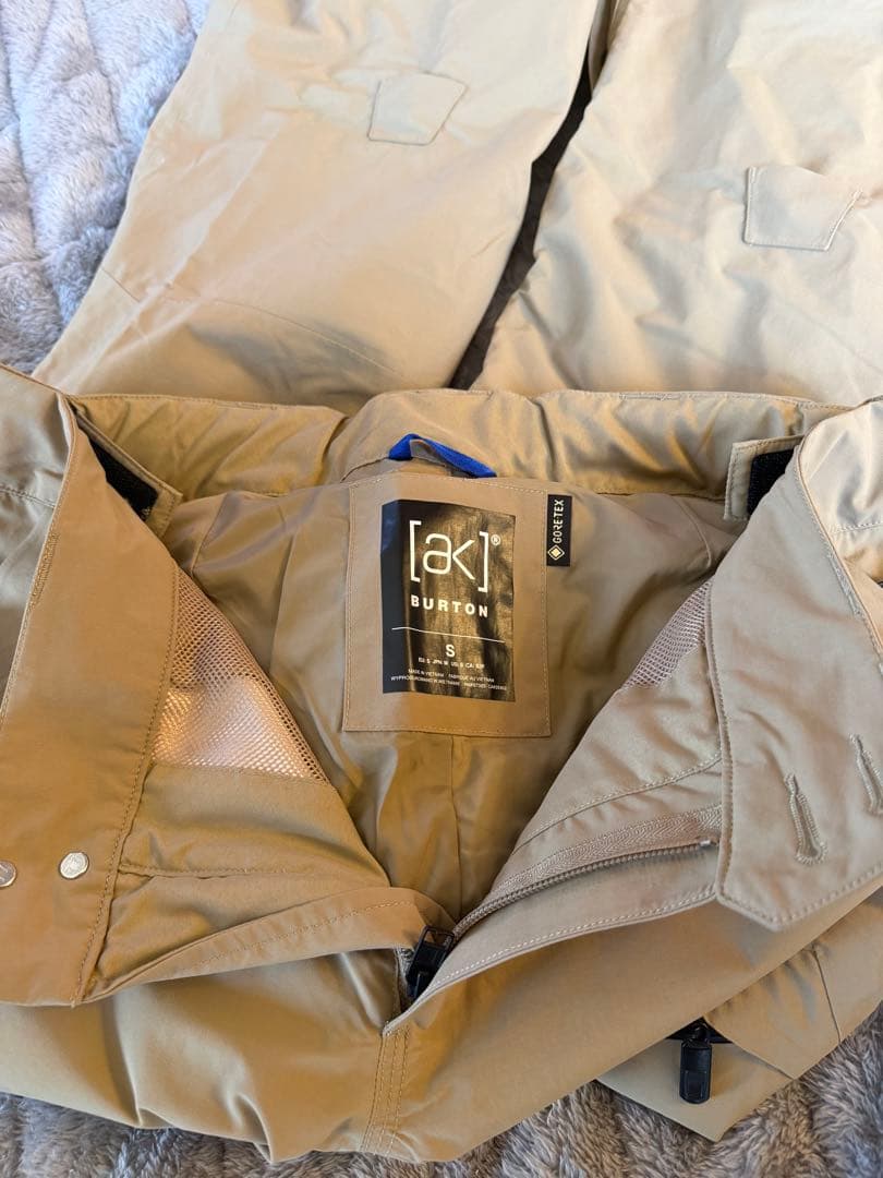 美品　Burton ak Sサイズ　日本Mサイズ