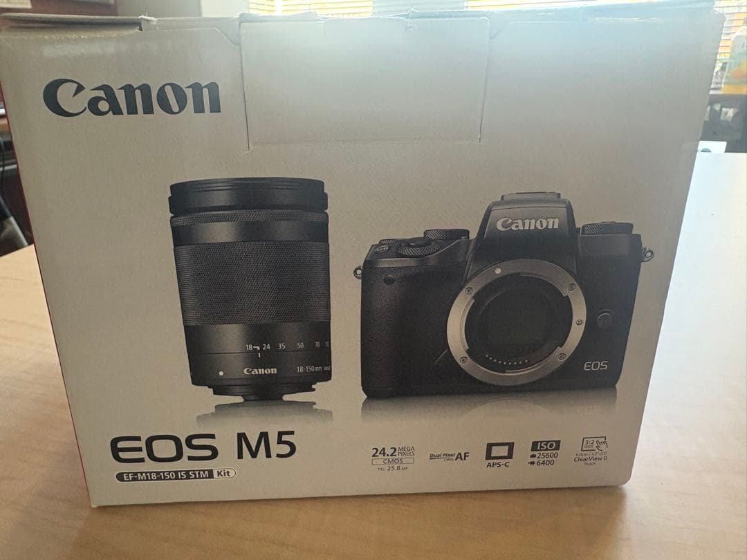 Canon EOS M5 ミラーレス一眼カメラ　美品