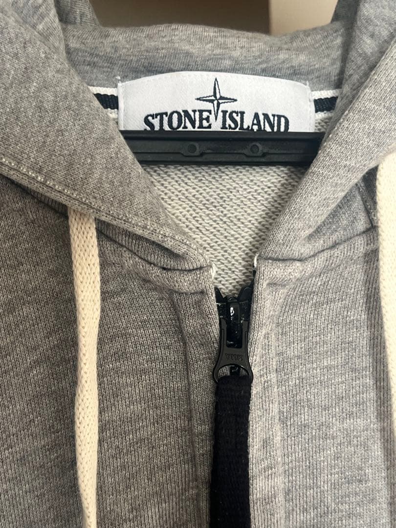 (当日または翌日配送)STONE  パーカー