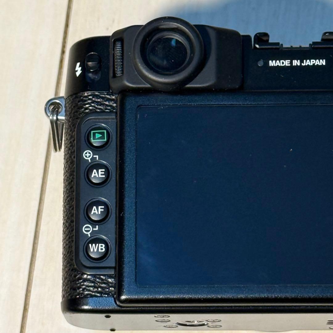 FUJIFILM X10 デジタルカメラ　 動作確認済み