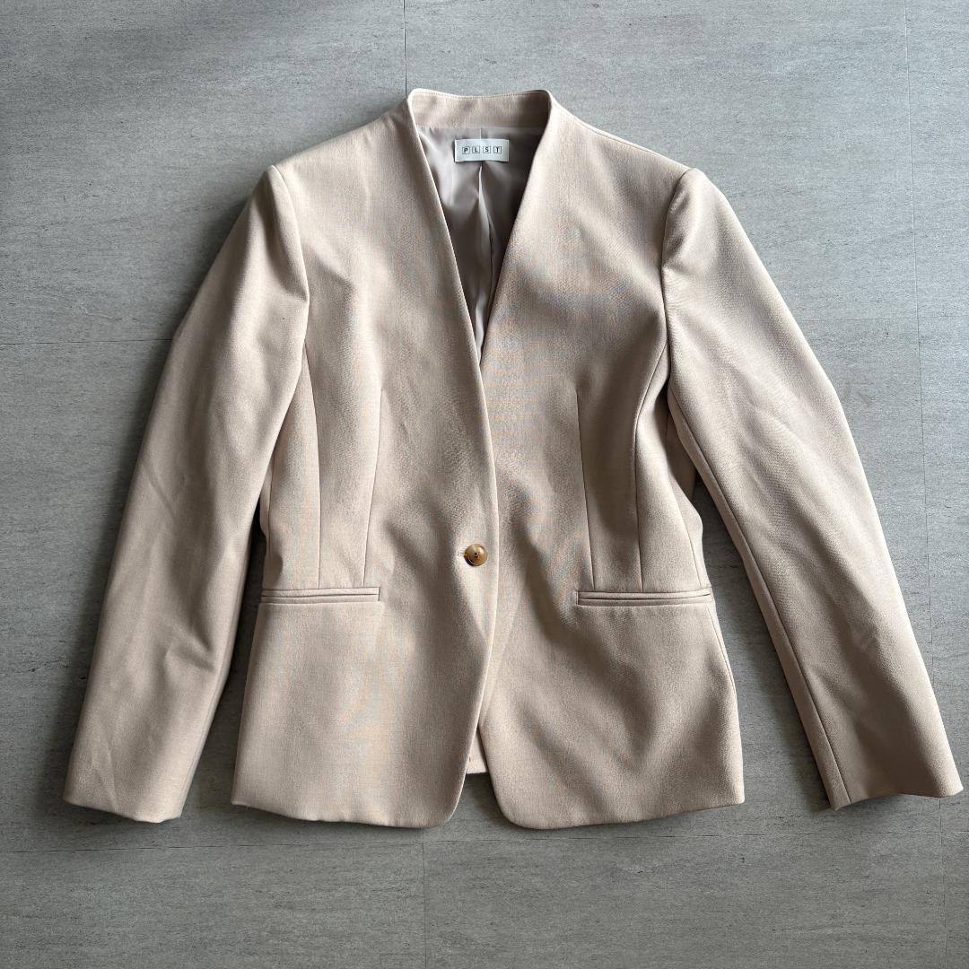 PLST プラステ ノーカラー スーツ セットアップ ベージュ Mサイズ