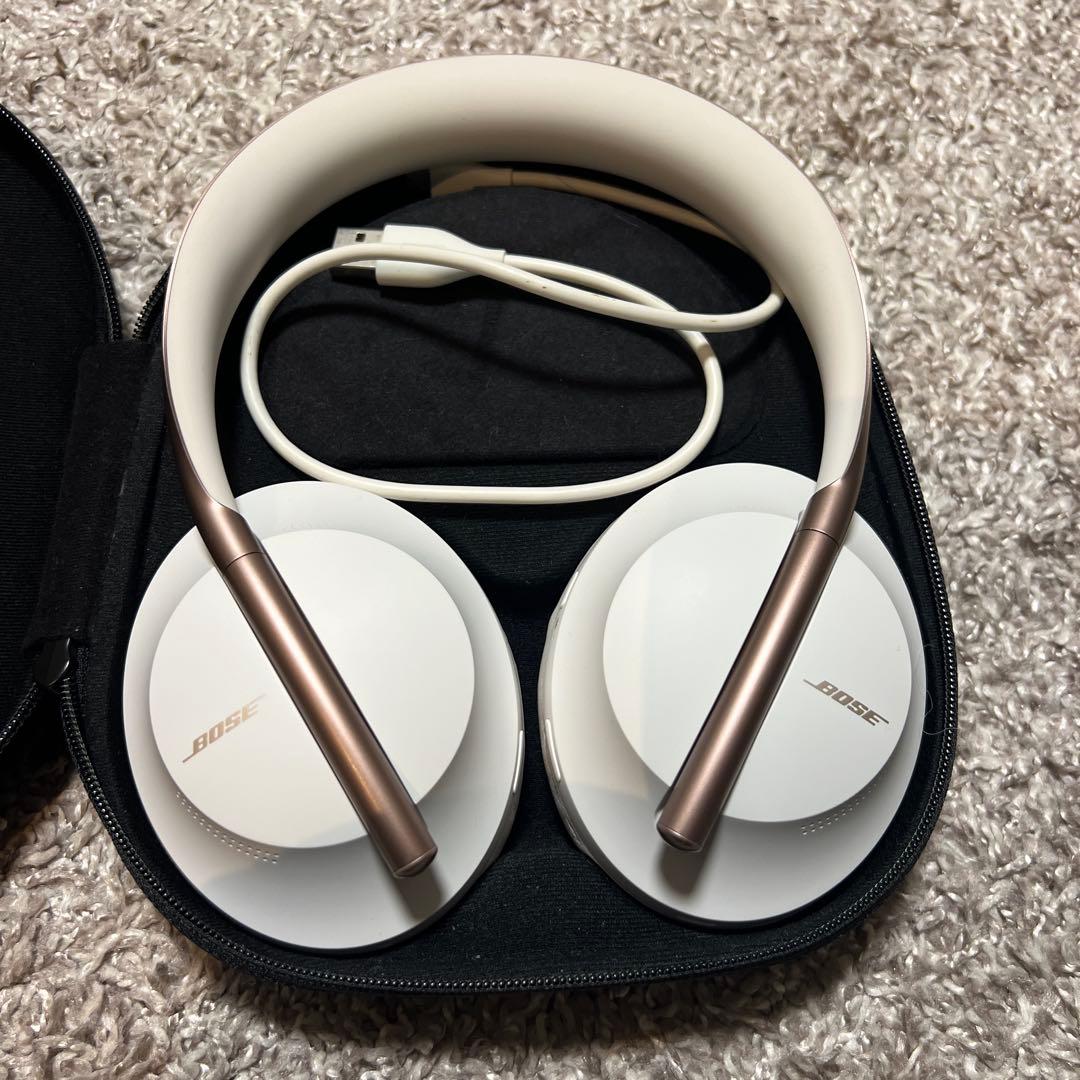 【美品】BOSE ノイズキャンセリングヘッドホン 700 ホワイト 付属品完備