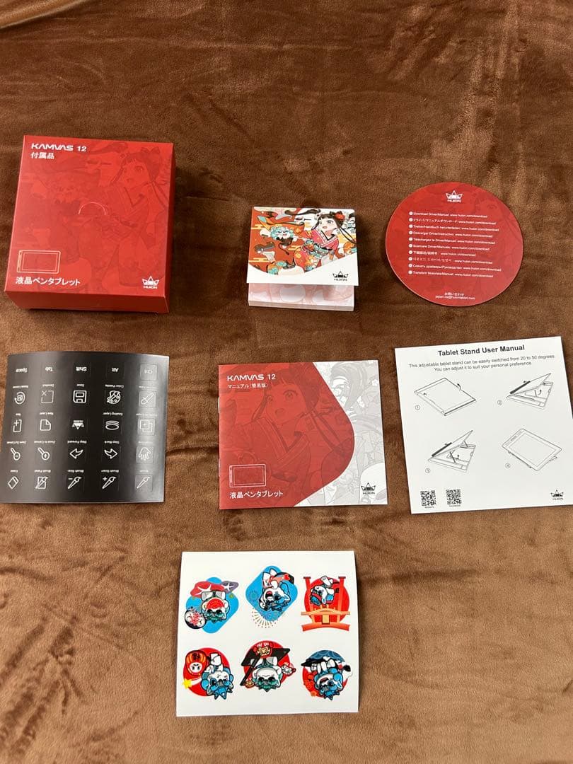 HUION 液タブ Kamvas 12 豪華版【未使用に近い・付属品完備】