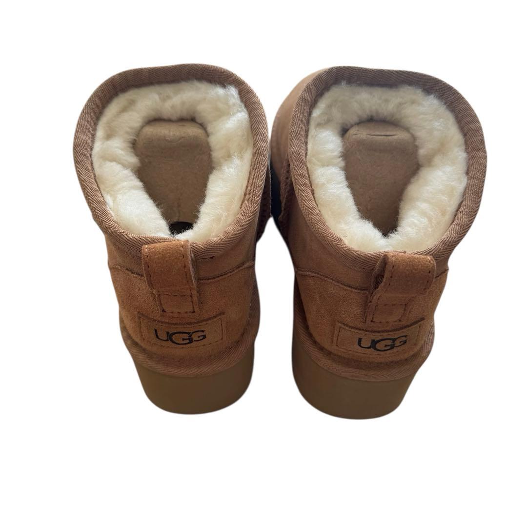 UGG クラシック ウルトラ ミニ プラットフォーム