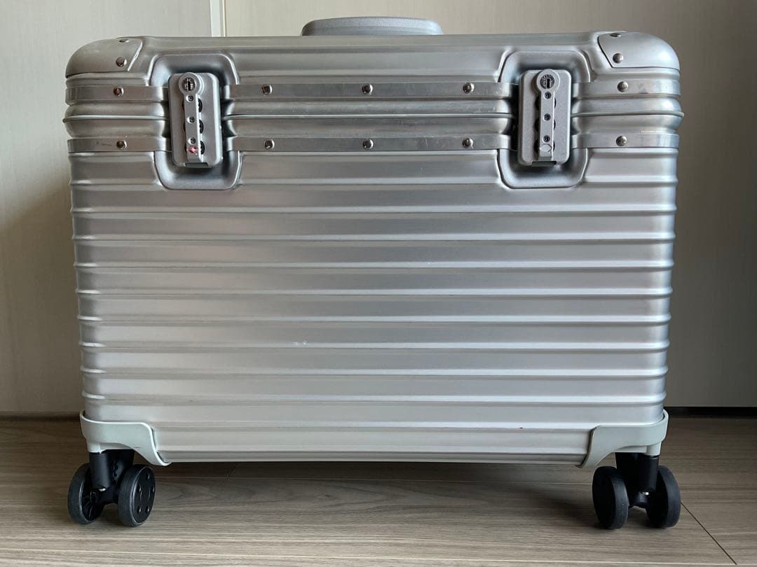 絶*代様 リモワ パイロット 4輪 932.51 37L