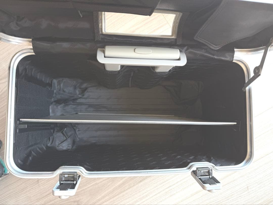 絶*代様 リモワ パイロット 4輪 932.51 37L