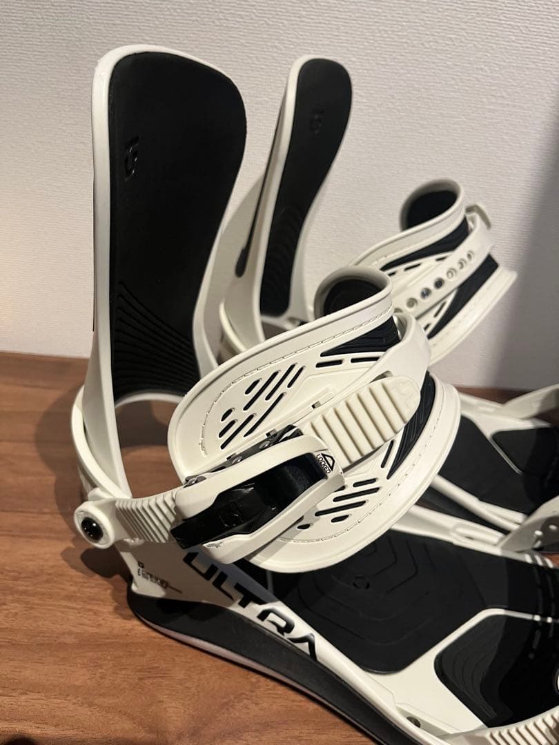 Union Ultra ホワイト ビンディング　23-24モデル