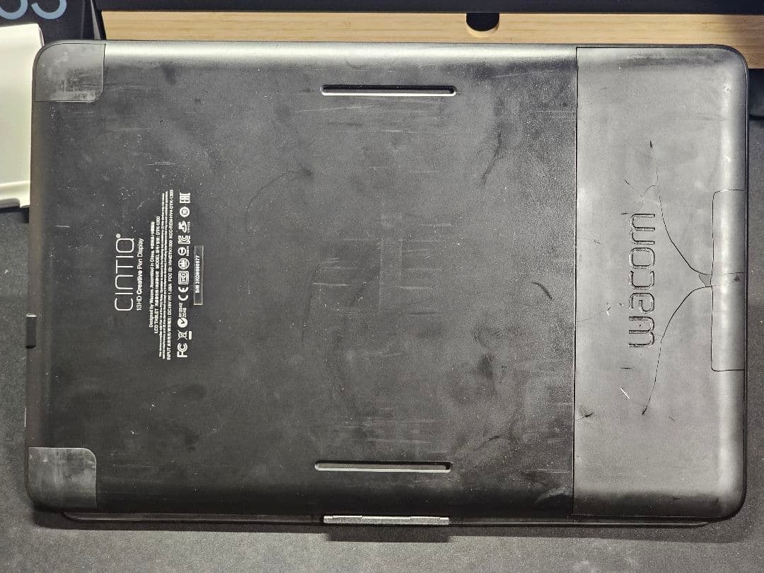 Wacom Cintiq 13HD DTK-1301 ワコム　液タブ