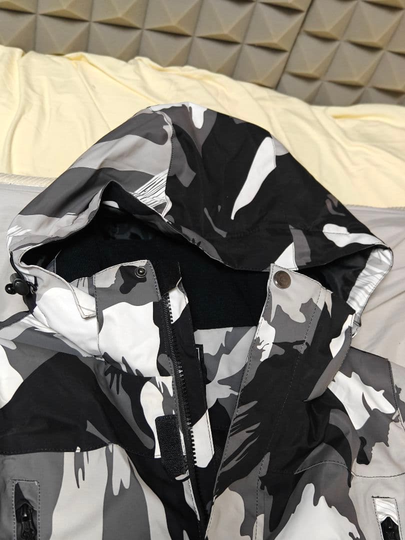 スノーボードウェアセット（カモフラージュ）