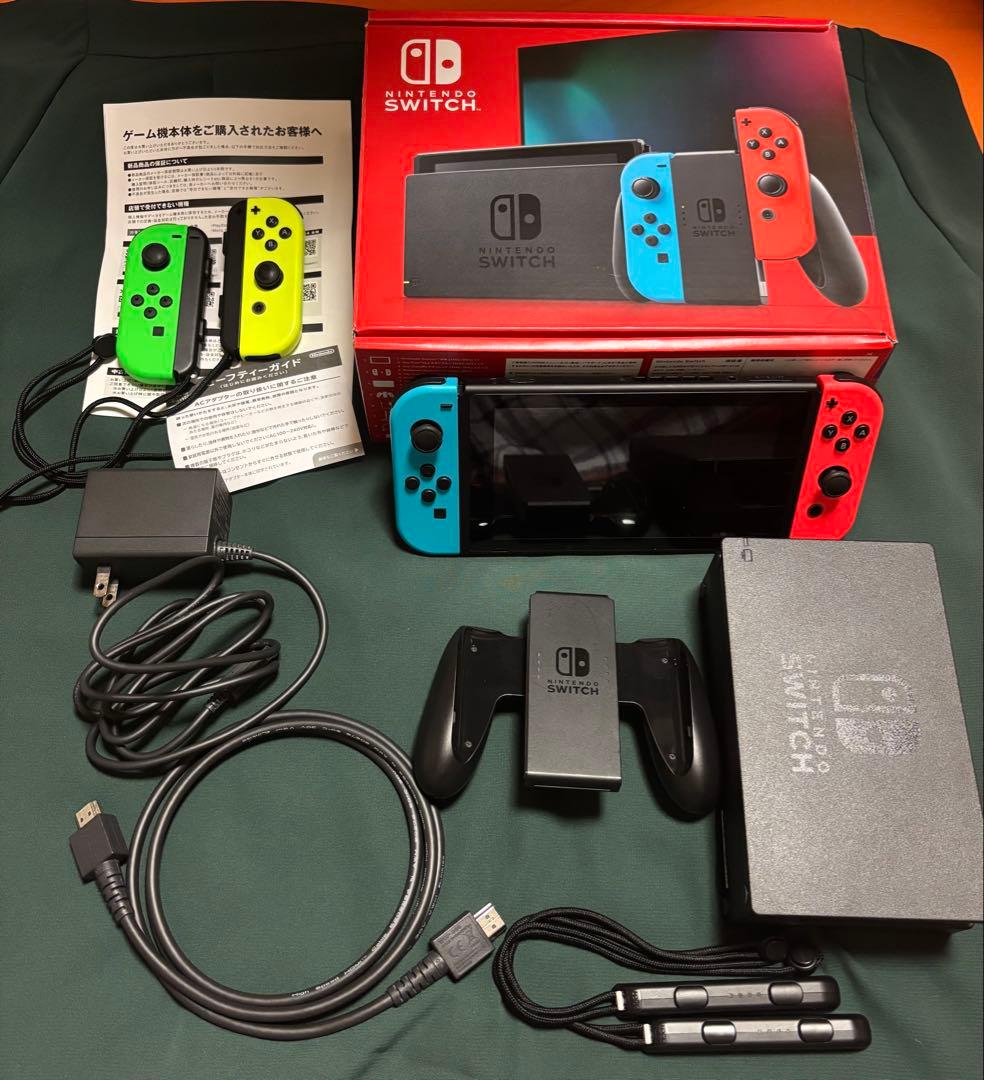 Nintendo Switch 本体 赤/青/緑ジョイコン