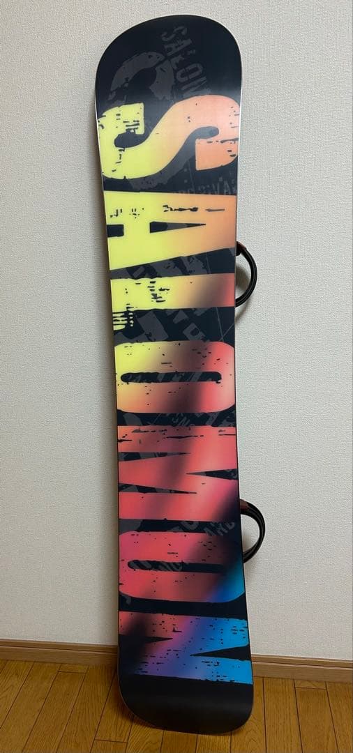 【新品、未使用】SALOMONのスノーボードとサロモンのバィンディングのセット