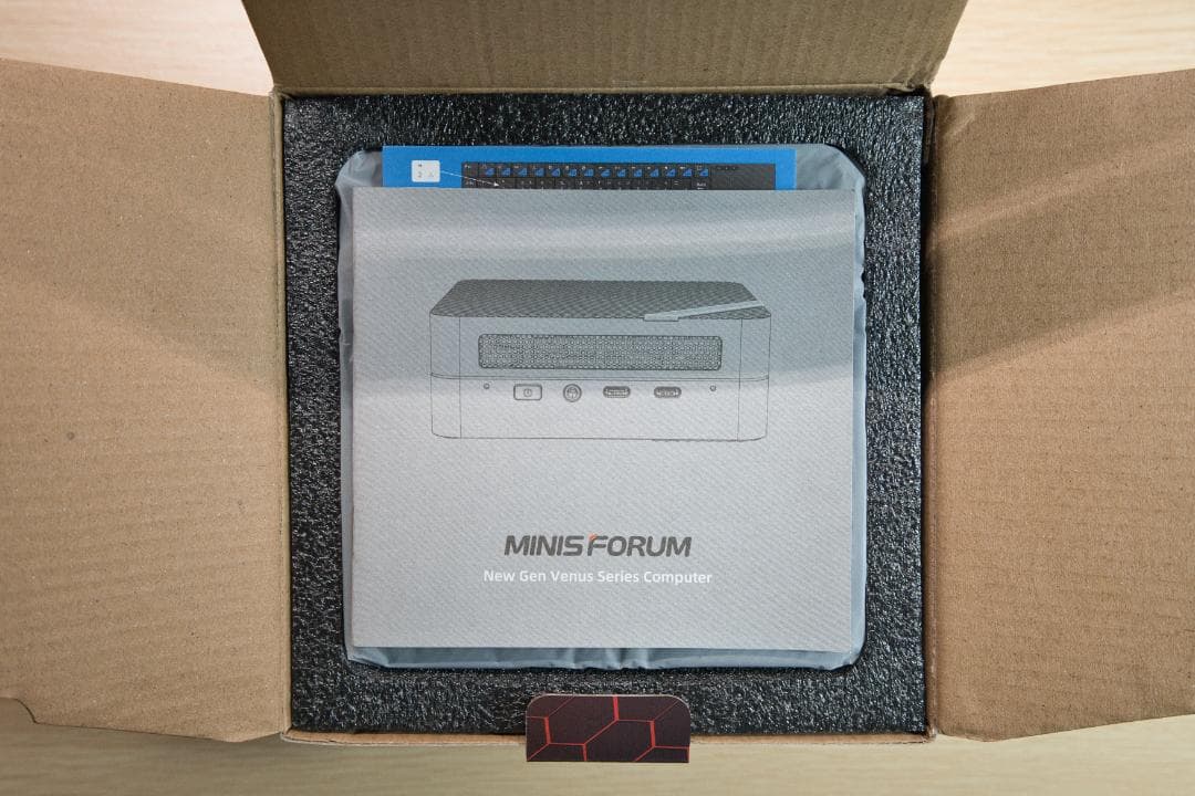 【ほぼ未使用】MINISFORUM UM580