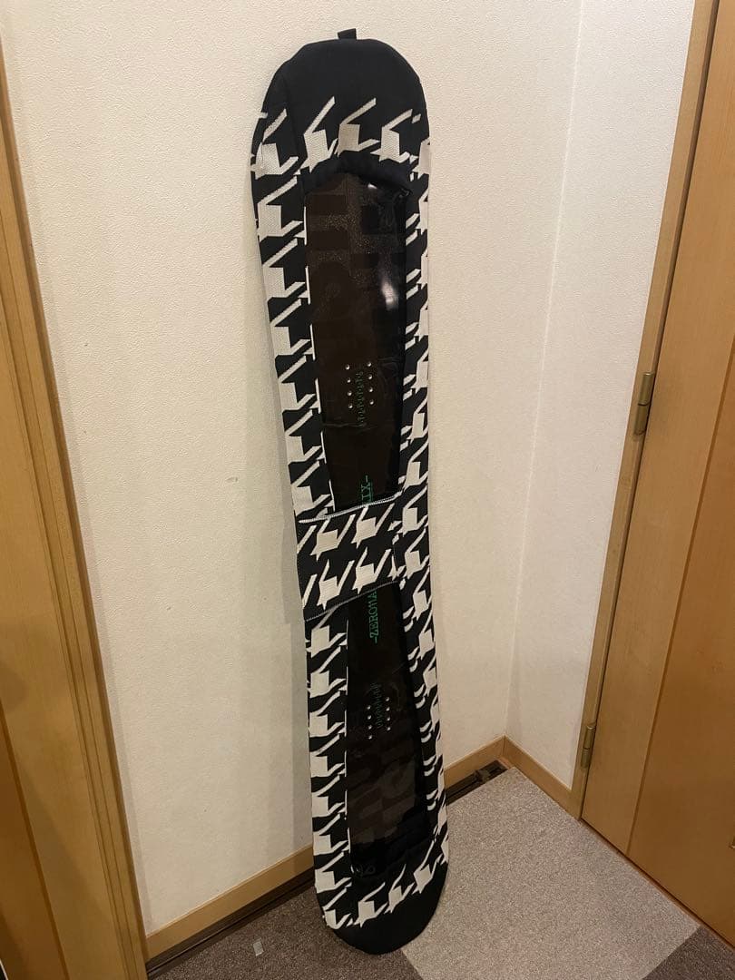 定価9.4万円011 artistic REMIX 152ゼロワン スノーボード