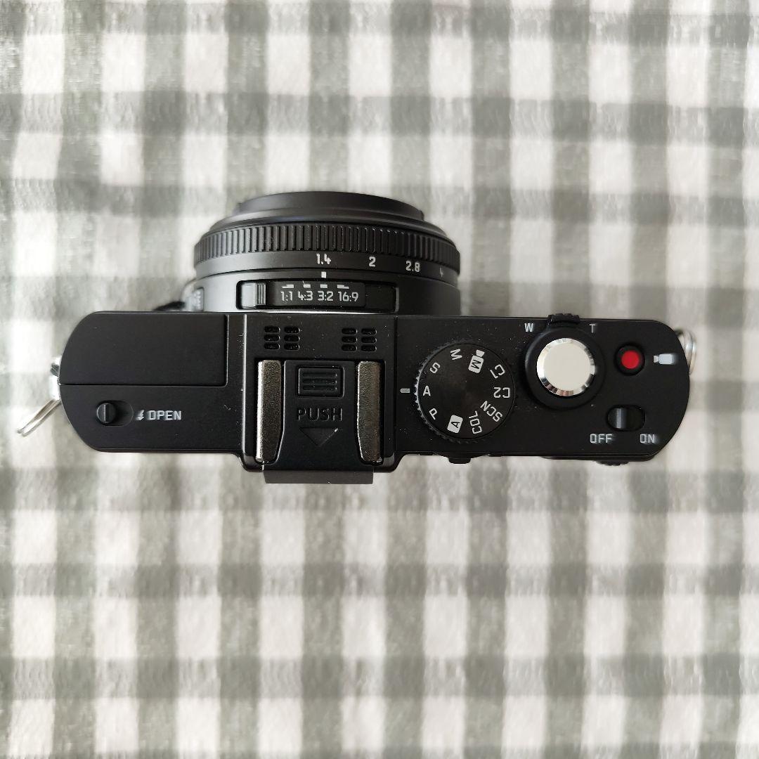 美品！ Leica ライカ D-LUX6セット 本革ハーフケース、予備Batt付