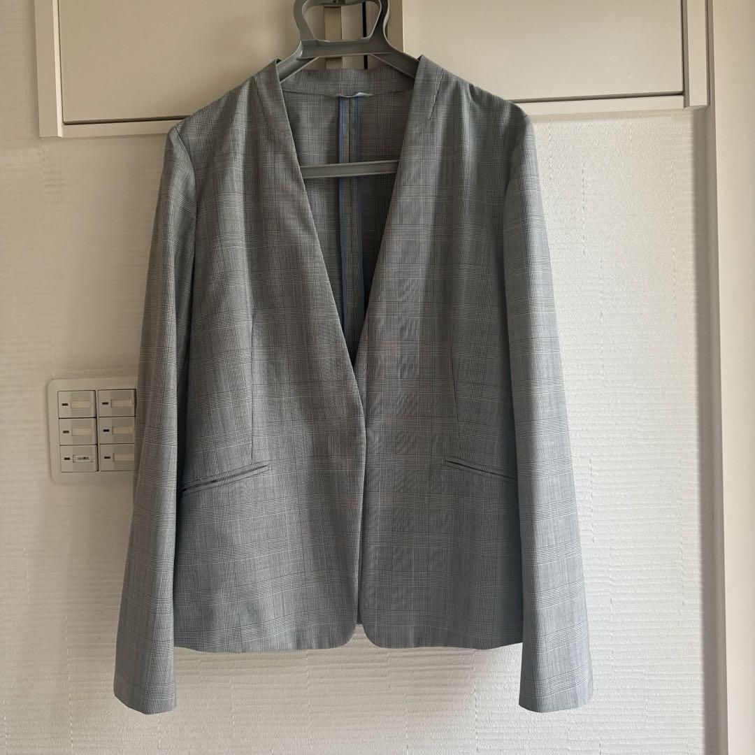 極美品　グリーンレーベルリラクシング　ノーカラー　パンツスーツ