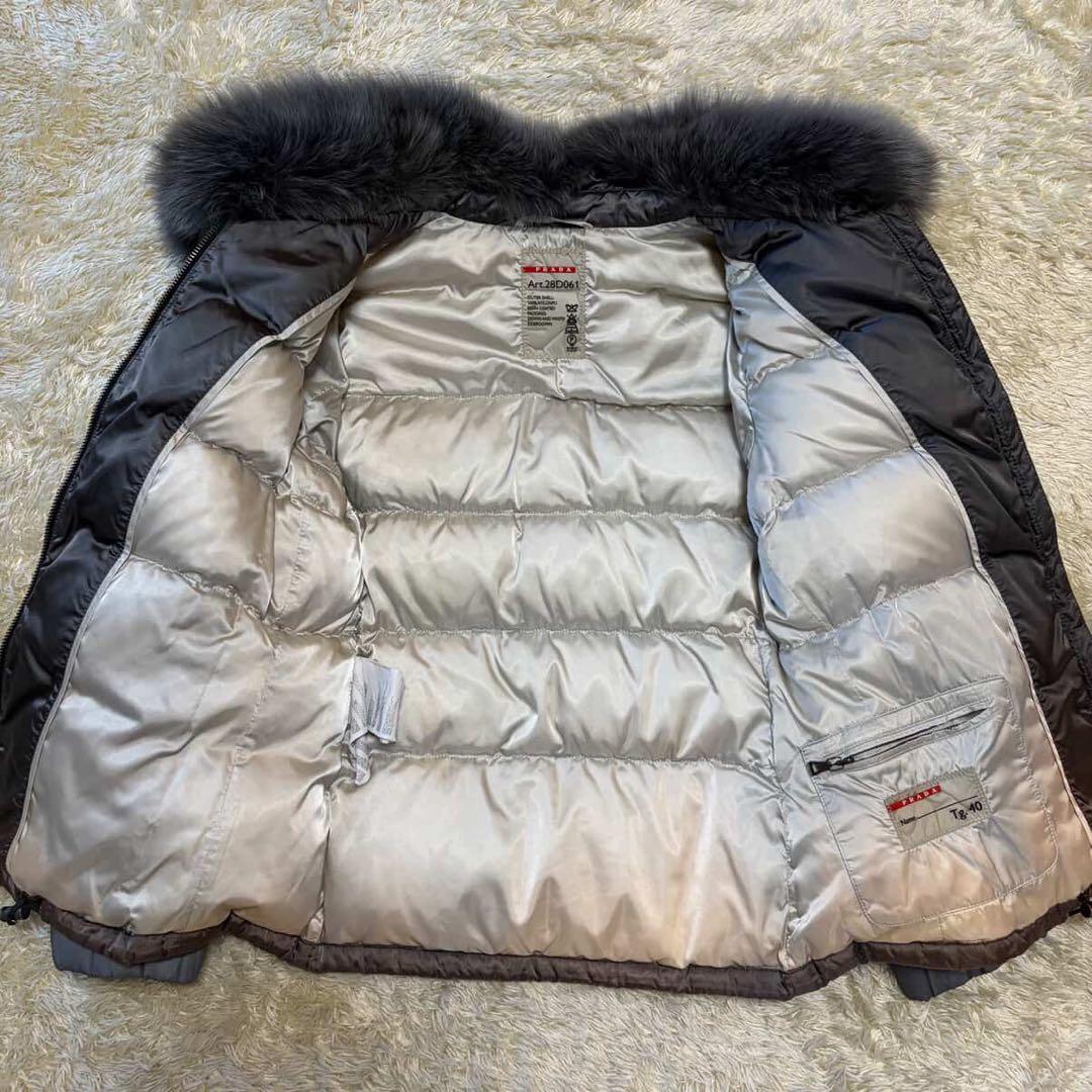 し*う様 PRADA プラダ　 ダウンジャケット グレー　ファー付き