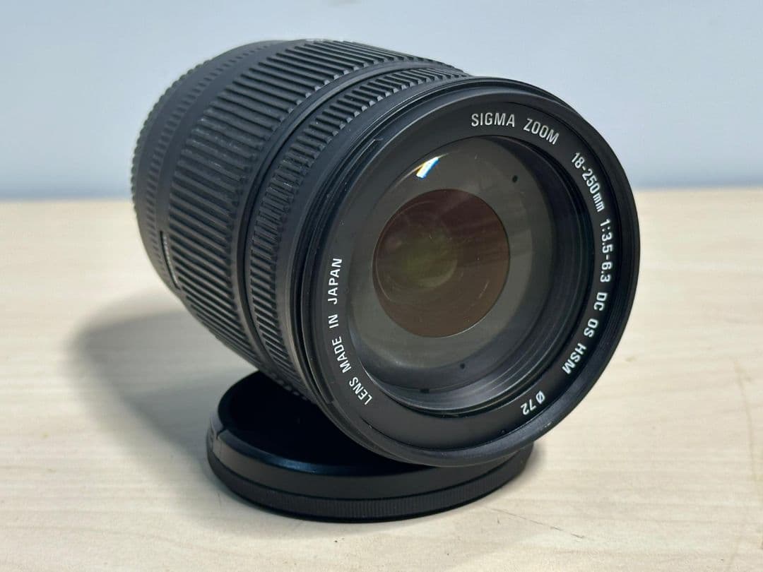 SIGMA Zoom 18-250mm DC OS HSM シグマズームレンズ