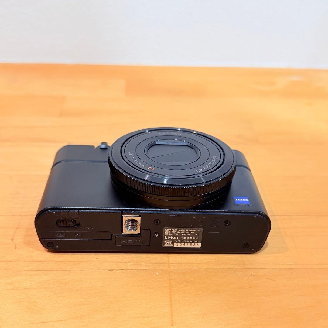 SONY Cyber-shot DSC-RX100 コンパクト　デジカメ