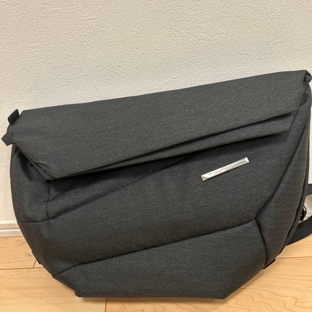 NID RADIANT ショルダーバッグ ボディバッグ HYBRID NIID