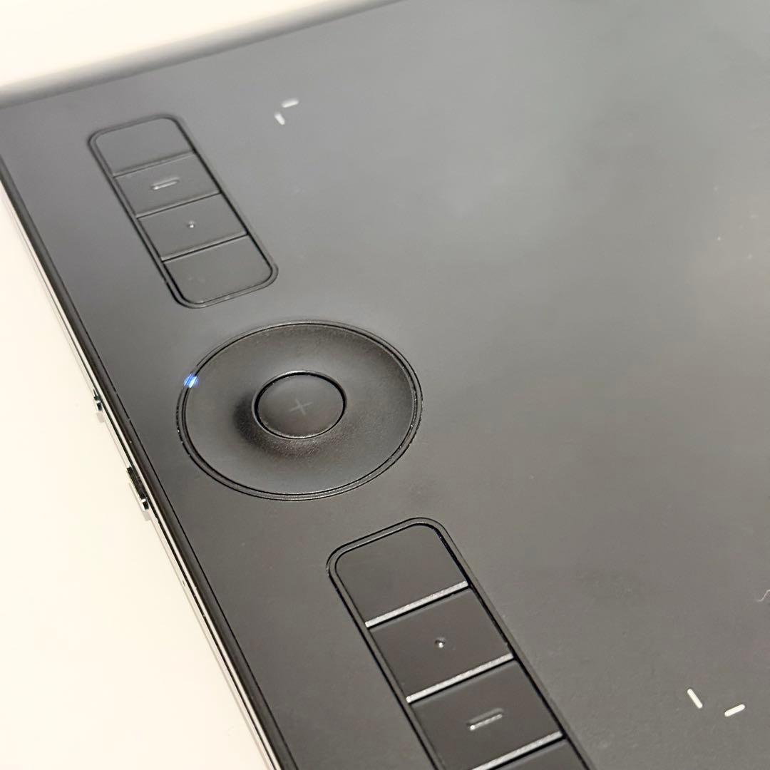 Wacom Intuos Pro Mサイズ PTH-660