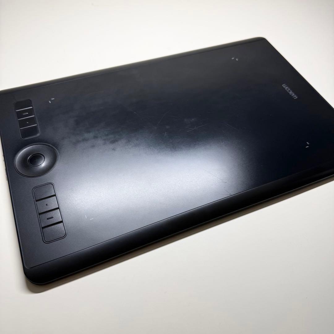 Wacom Intuos Pro Mサイズ PTH-660