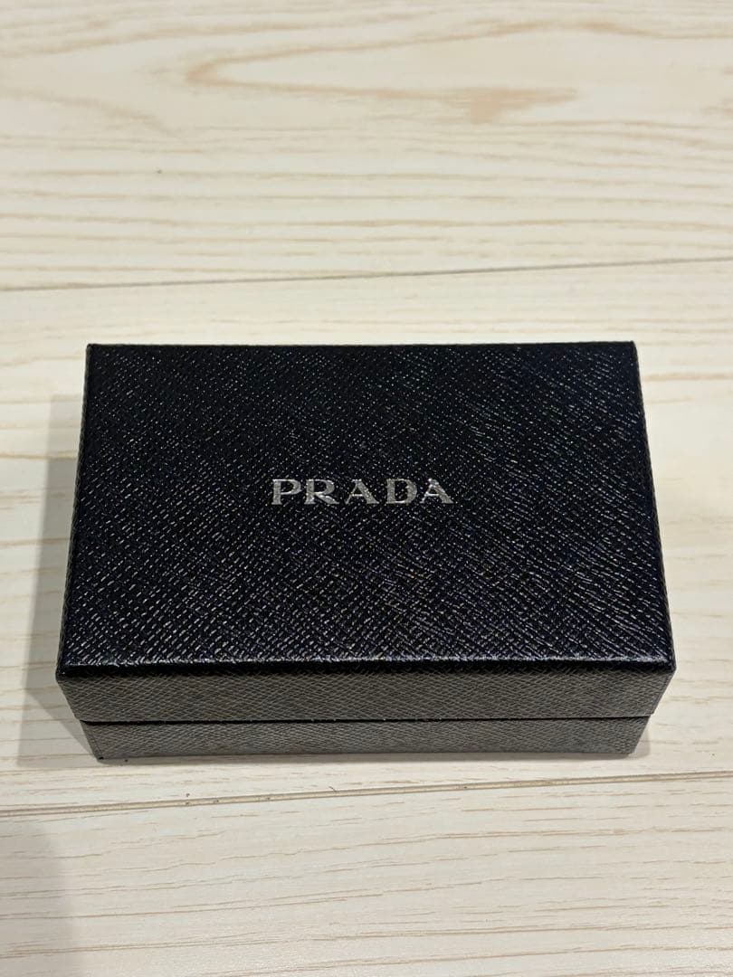 PRADA ブラックレザー ベルト　ユニセックス