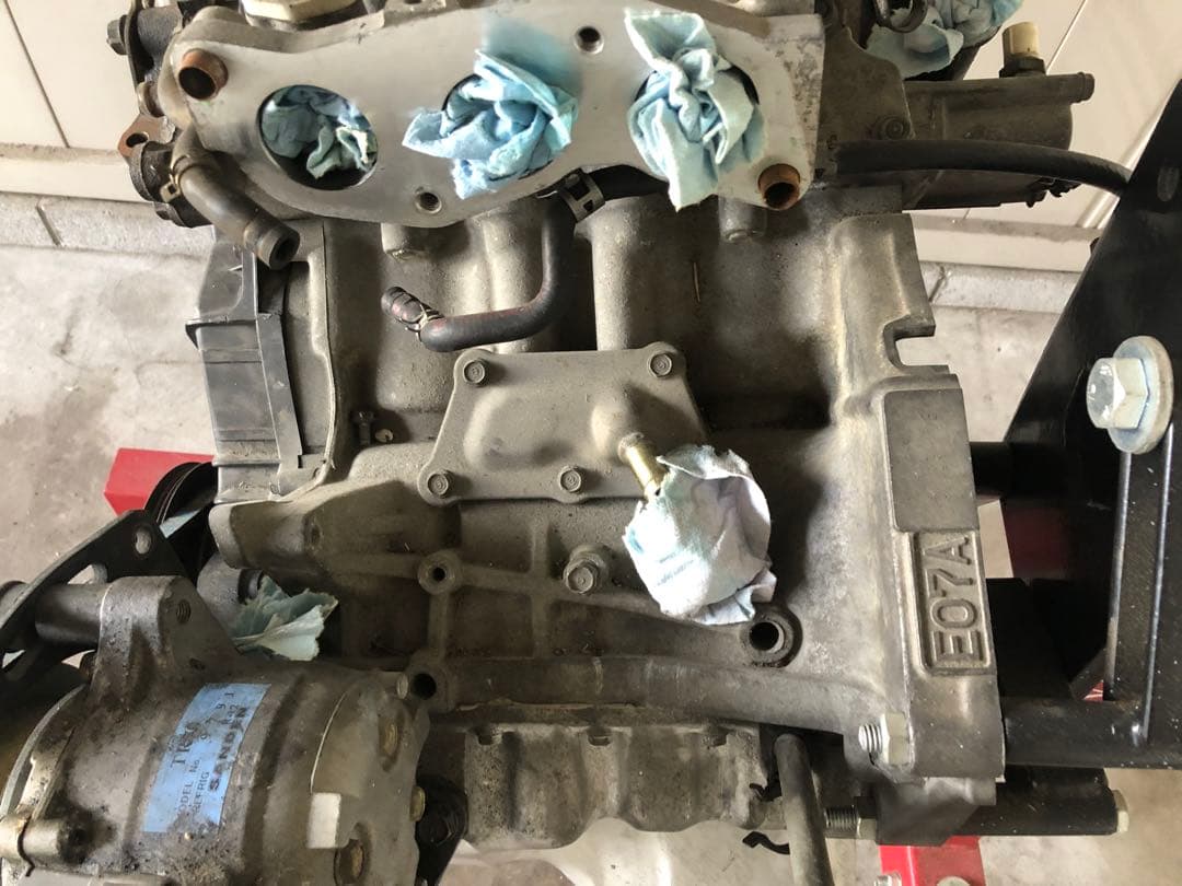 引き取り限定E07A エンジン本体　走行距離　95000キロ