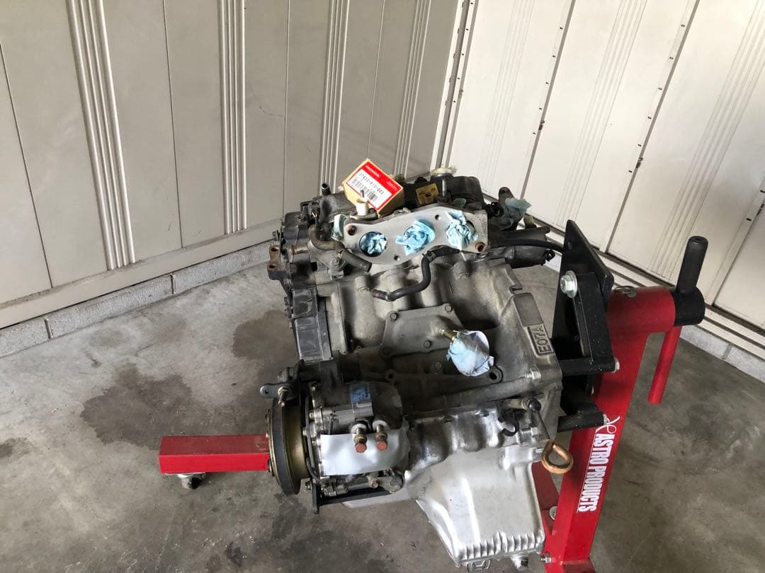 引き取り限定E07A エンジン本体　走行距離　95000キロ