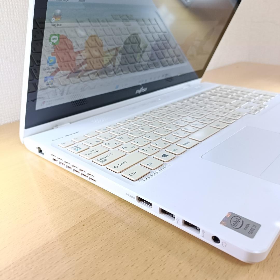 メモリ16GB ノートPC Core i7 Windows11 SSD 富士通