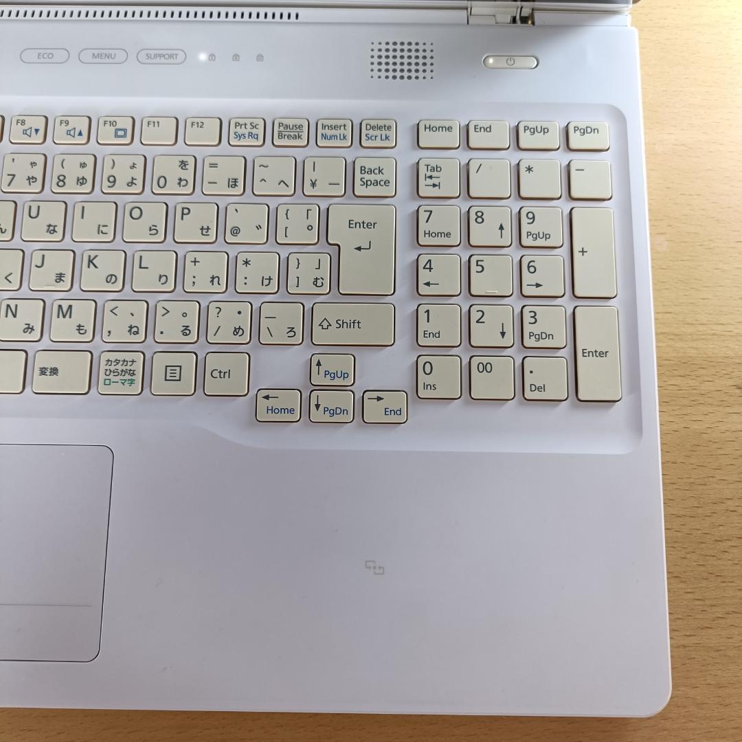 メモリ16GB ノートPC Core i7 Windows11 SSD 富士通