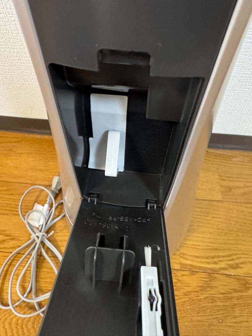 シャープ スリムイオンファン HOT＆COOL PF-JTH1-N 中古