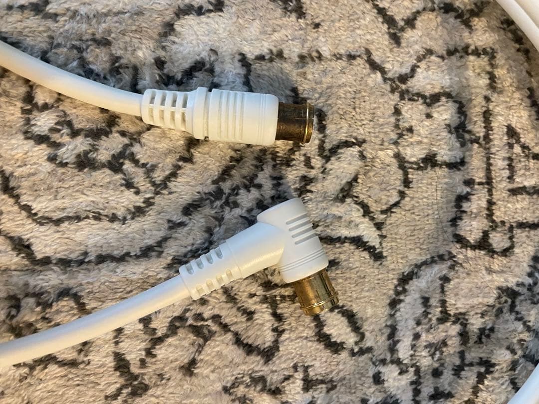 TOSHIBA 40インチテレビ　40J7（スタンドなし推奨）