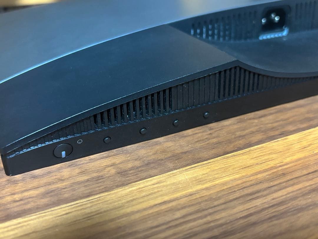 ②DELL U2720QM 27インチ 4Kモニター