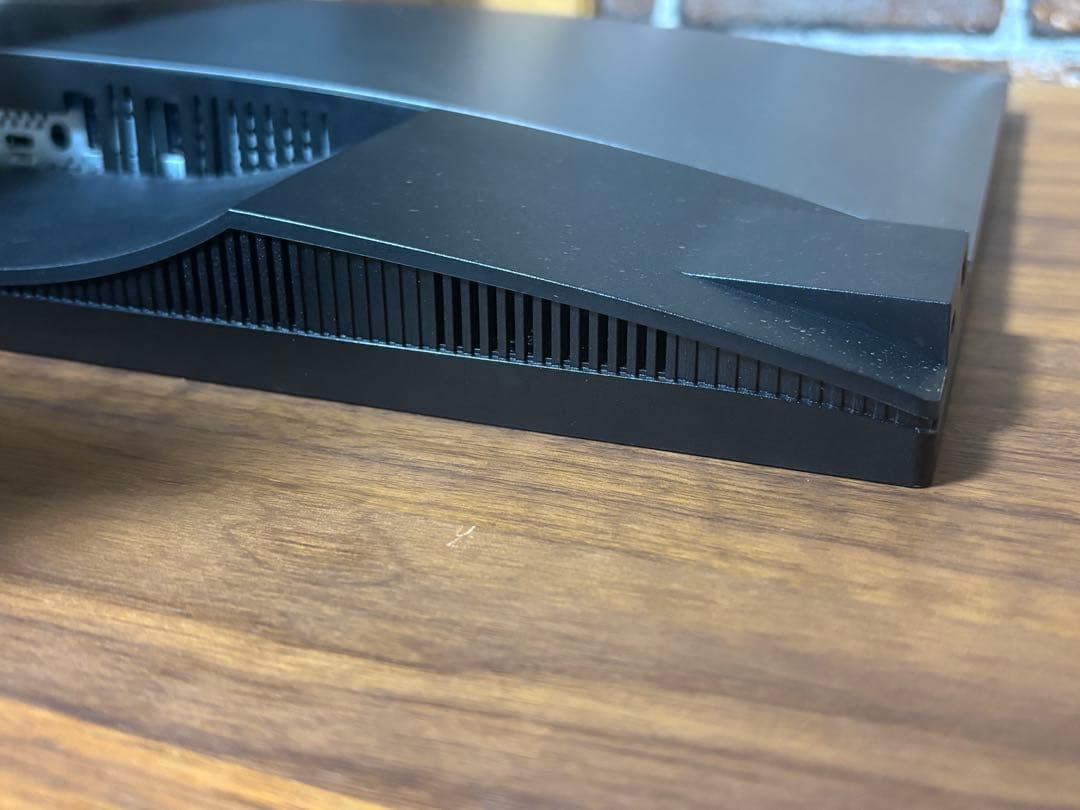 ②DELL U2720QM 27インチ 4Kモニター