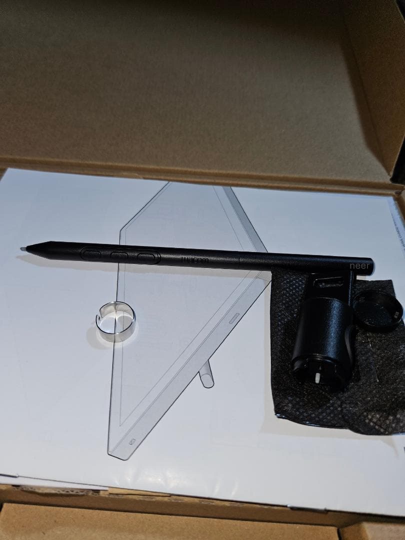 【2025年モデル・美品】Wacom Cintiq 24 (DTK246)