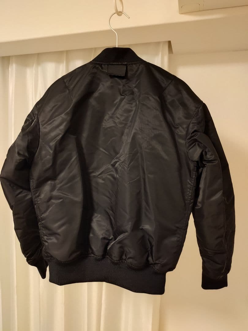 ユニクロ　UNIQLO　＋J ハイブリッドダウンオーバーサイズ　MA-1