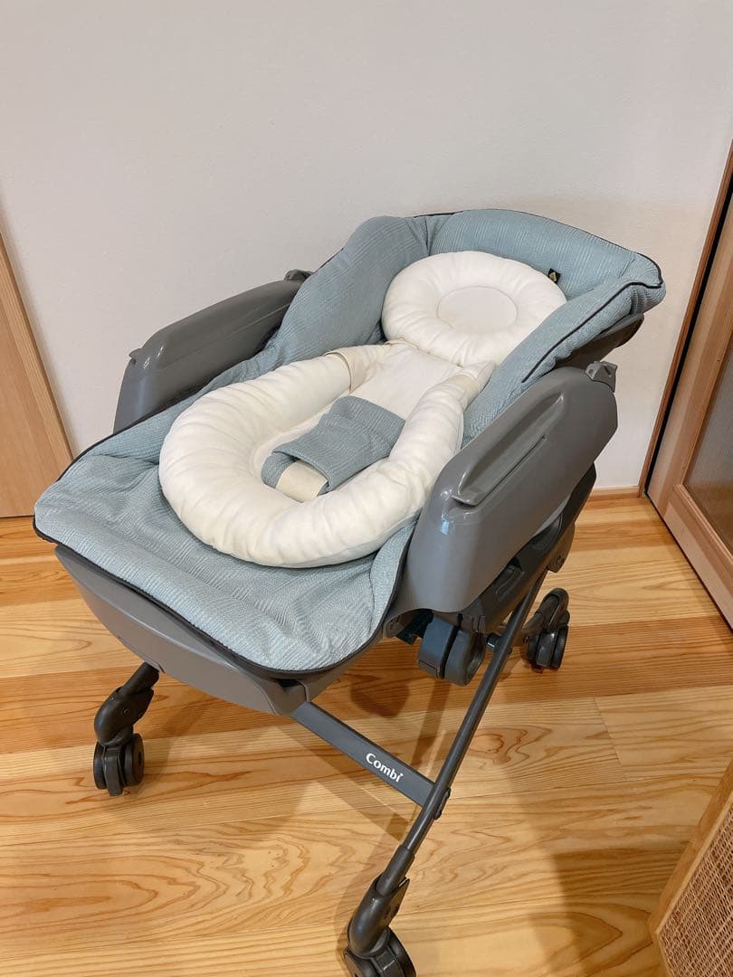 【美品＊ハイグレードモデル】コンビ ネムリラ オートスウィング　電動