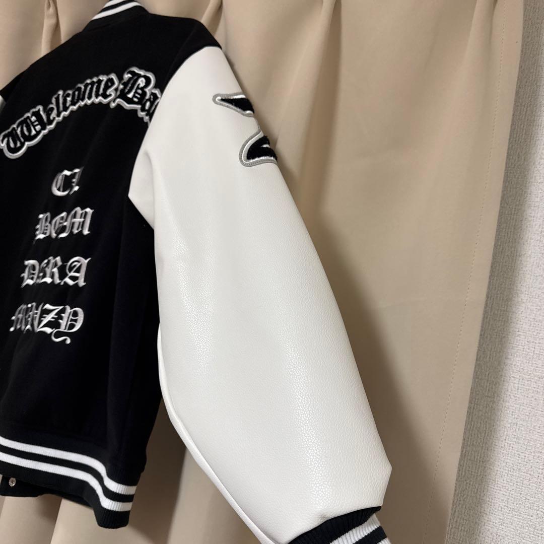 2NE1刺繍ロゴ入りスタジャン ブラック/ホワイト