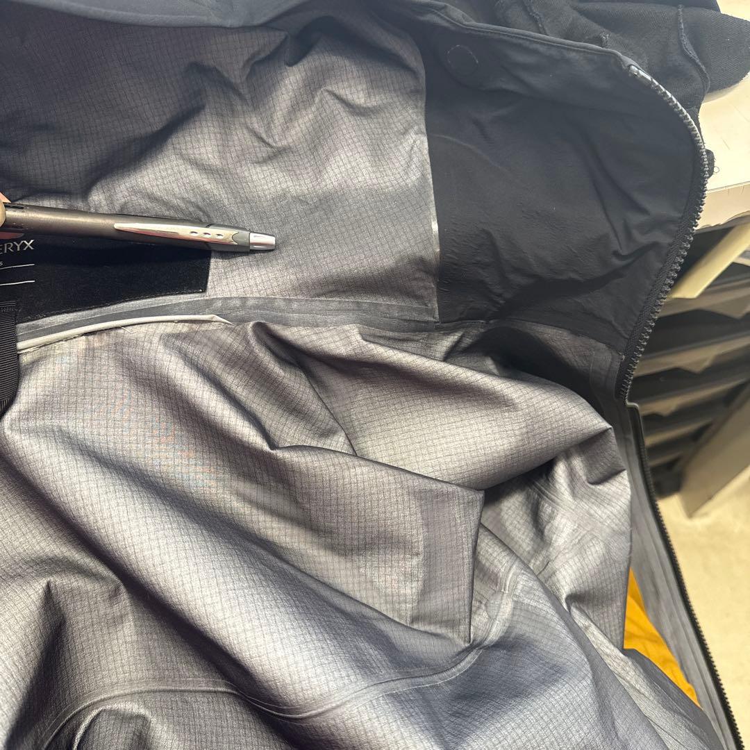 ARC'TERYX ALPHA SV 24K Black カナダ製 Lサイズ