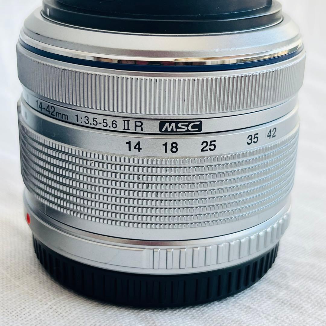 M.ZUIKO 14-42 F3.5-5.6ⅡR LENS HOOD付き