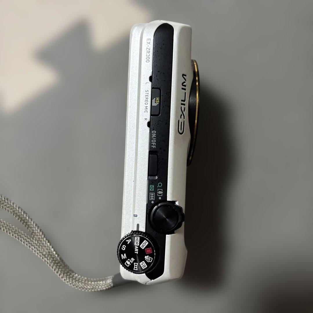 CASIO EXILIM 12.5倍ズーム コンパクトデジタルカメラ